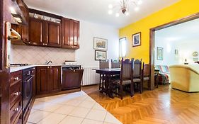 Beautiful 6Bd House / Ideal For Larger Grups!
